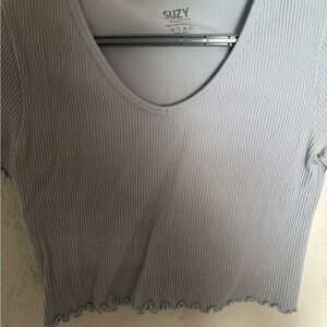 Suzy Shier Light Gray Ribbed V-Neck Crop Top